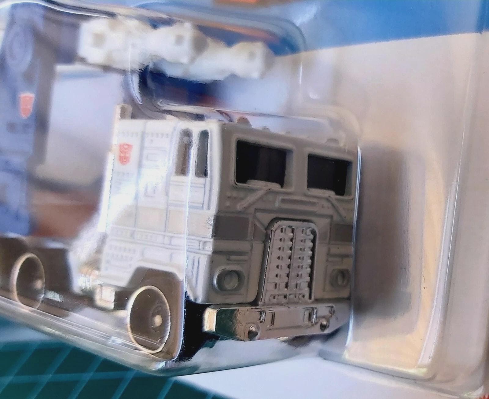 ホットウィール トランスフォーマー ウルトラマグナス トラック
