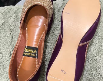 Jutti pakistaní artesanal: zapatos planos de cuero bordados tradicionales