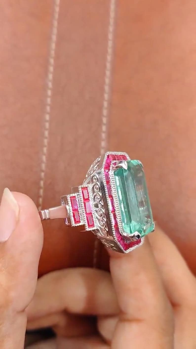 Bague de fiancailles et alliance avec diamant en taille princesse
