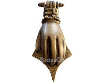 Battente per porta a forma di mano: per porte, realizzato a mano, in ottone fuso.