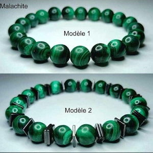Peut inclure: Deux bracelets en malachite sont présentés. Le bracelet supérieur, intitulé « Modèle 1 », est composé de perles vertes rondes. Le bracelet inférieur, « Modèle 2 », comporte également des perles vertes, avec des accents métalliques carrés et rectangulaires. Le mot « Malachite » est en haut.