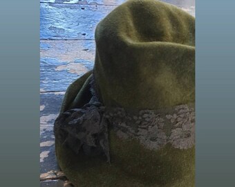 Lush Green Squashed Peachbloom Hat With 