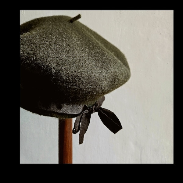 Khaki beret with Chocolate grosgrain