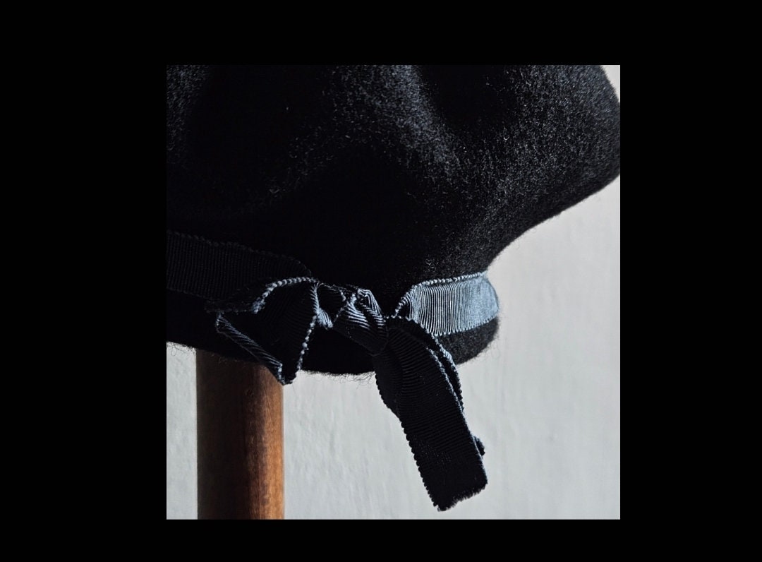 Vintage Velvet Beret with Matching Grograin Ribbon Trim in Black Vintage | Accessories | Vintage Velvet Beret With Matching  main image 4