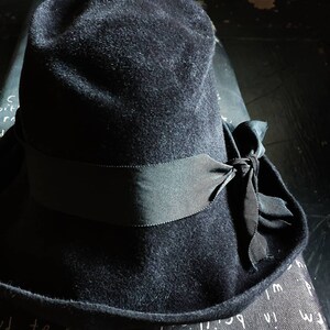 Black-ish Squashed Peachbloom Hat With 