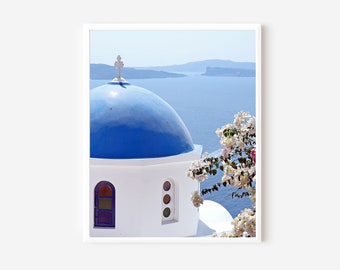 Fotografía de Santorini, impresión de la iglesia con cúpula azul, Santorini Grecia, arte azul y blanco, arte de la pared mediterránea, foto de la isla griega, arte de la cúpula