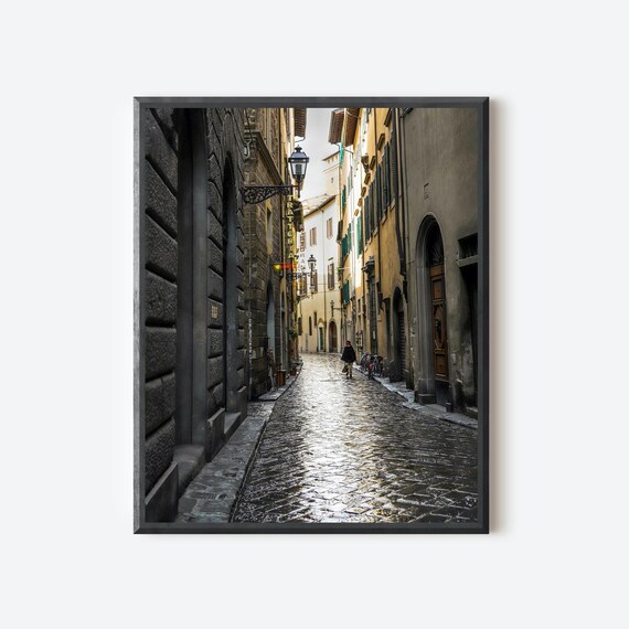 Via Del Ombre – Rainy Florence Alleyway Photography Print for Elegant, Timeless Spaces