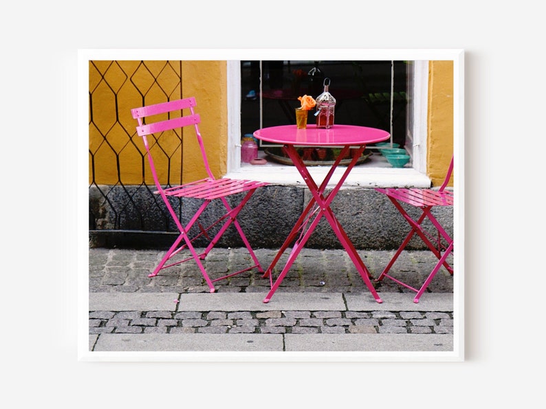 Impresión de café rosa, fotografía de mesa de bistró, fotografía de Copenhague Dinamarca, arte naranja y rosa, decoración danesa, arte de pared de cocina escandinava imagen 6