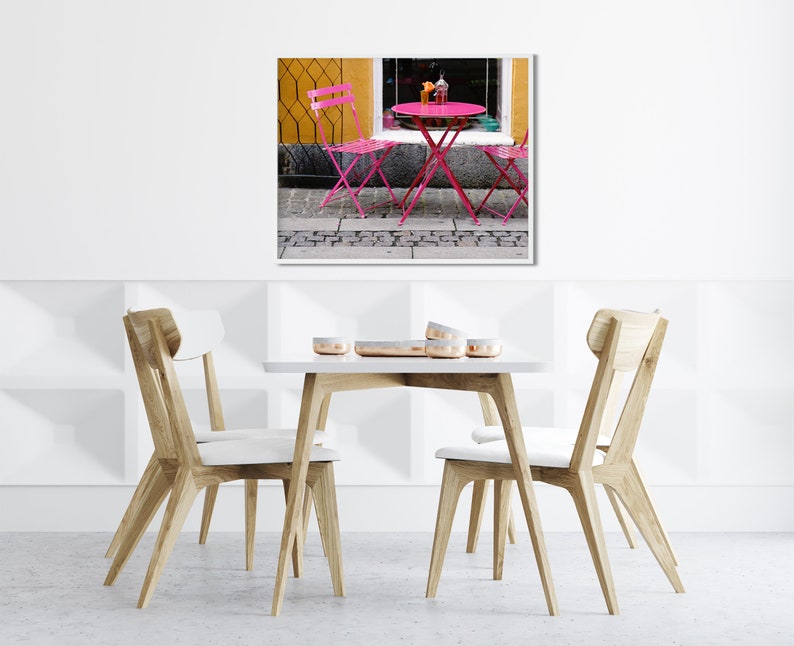 Impresión de café rosa, fotografía de mesa de bistró, fotografía de Copenhague Dinamarca, arte naranja y rosa, decoración danesa, arte de pared de cocina escandinava imagen 7