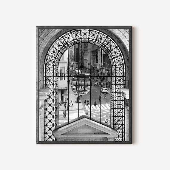 Black and White NYC Photography, Fifth Avenue Wall Art, Manhattan Street Print, Urban New York City Decor, Gift for New Yorker