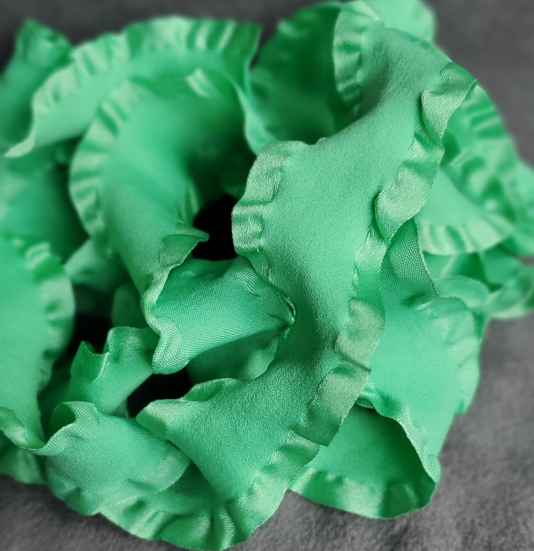 Frilly Ribbin 5 Yards of 1.5