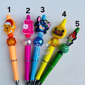 Bolígrafo con cuentas / Regalo de agradecimiento / Bolígrafo con cuentas / Envío el mismo día o al siguiente día hábil / Winnie The Pooh / Dios es bueno / Stitch / Picapiedra