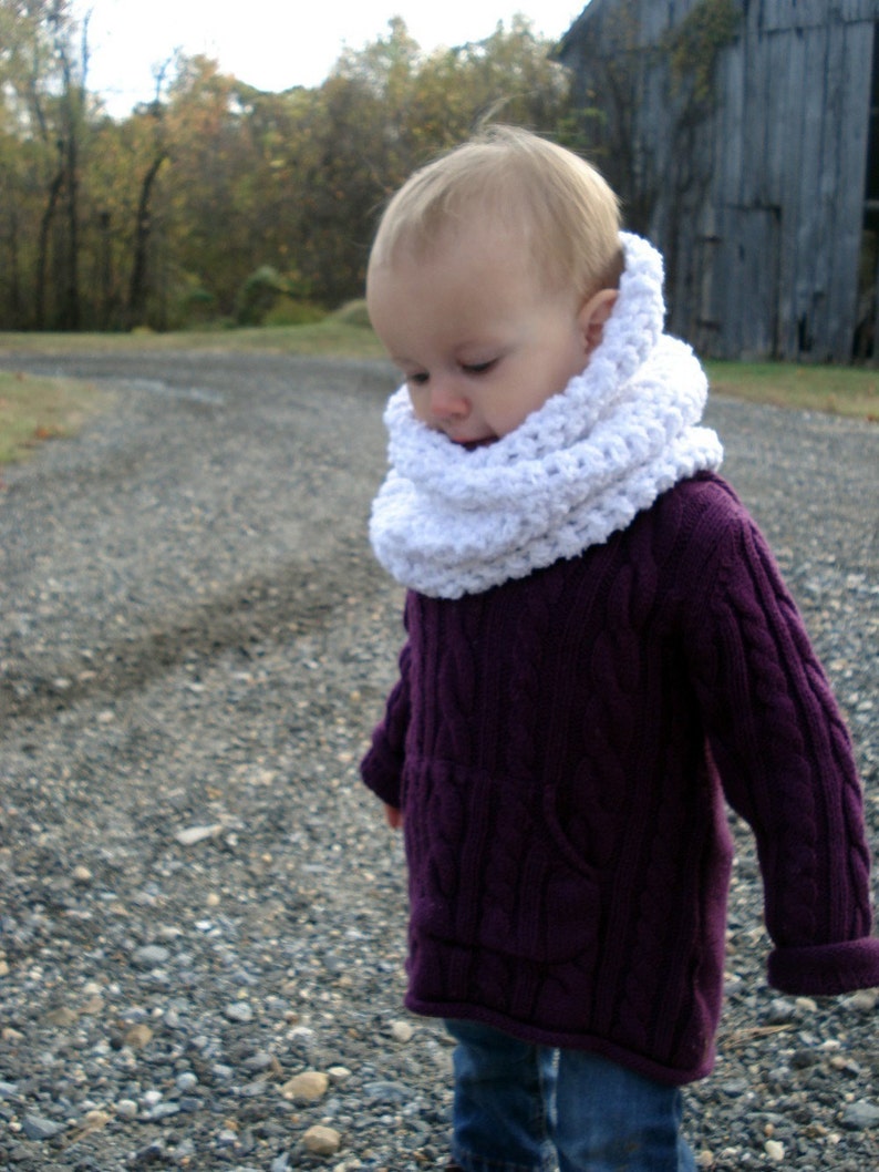 Snow Baby Cowl Crochet Pattern image 1