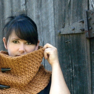 Organic Cowl - Crochet Pattern