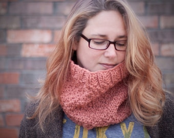 Roxy's Cowl - A Knitting Pattern