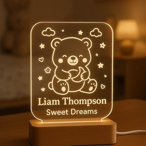 Söt björnnattlampa – Personlig LED-present med lasergraverad akryl och träbas för barnrum eller barnrum