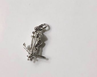 sterling silver movable skier charm w/ movable poles, vintage, NOS jewelry