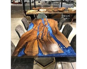 Piano del tavolo da pranzo in resina epossidica blu con bordo vivo in acacia / (personalizzabile)
