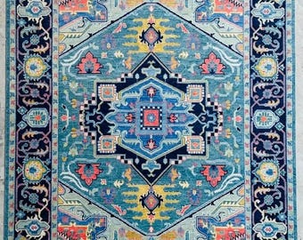 Tappeto Oushak in lana annodato a mano, con motivo a medaglione turco blu.