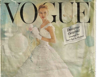 Gorgeous Vintage 50s Orig Vogue Chantilly Bridal Dress~Lace Beading~Point d'esprit Bodice~Full Circle Skirt~Petticoat~Sewing Pattern Bust 32