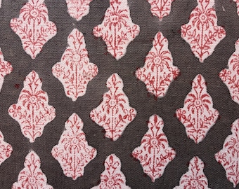 Handbedrukte katoenen stof met bloemenmotief, op maat gesneden – Handgemaakte Indiase meubelstof voor gordijnen, kussenhoezen, sierkussenhoezen en quilten.