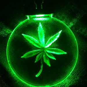 Lighted marijuana leaf key chain real looking hand carved