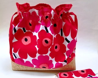Iconic Marimekko Poppies print, Knitting Project Bag, Red Pink, Cork Trim Matching Notions Zip Pouch Knitters gift idea
