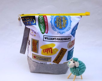 Knitting Project Bag, Gilmore Girls Stars Hollow print fabric, Medium Zipper Bag, Clear Window, Knitters gift idea, Luke's Diner