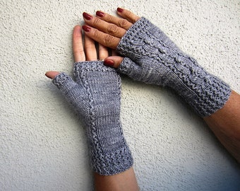 Richmond Mitts - PDF knitting pattern, fingering weight yarn, easy zigzag stitch.
