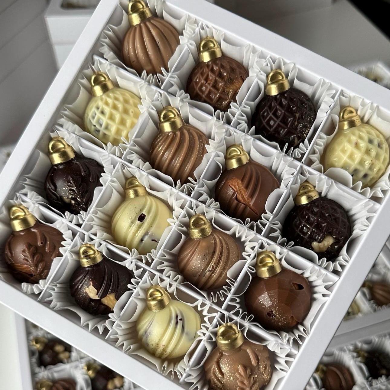 Stampo In Silicone Per Cioccolato, 2 Pezzi, Forme Fiore, Rosetta E Cuore, Antiaderente, Adatto A Forno E Microonde, 23,5x14 Cm, Marrone - copertina