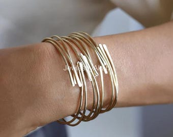 7 Set Gold Bangles, Solid Gold Bangle Bracelet, Thin Gold Bangles, Dainty Gold Bangles, Stackable Gold Bangles, Gold Bangle Bracelet Set.