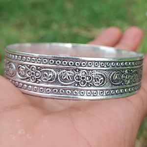 Solid 925 Sterling Silver Bangle, Designer Wide Silver Bangle, Chunky Silver Bracelet, Stackable Bangle, Silver Bangle, Beautiful Bangle.
