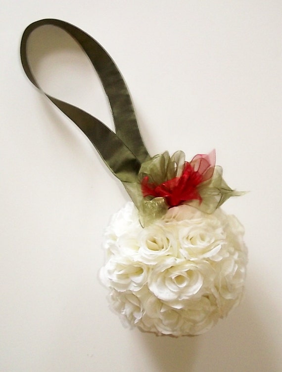 Items similar to Rose Kissing Ball, Pew Decoration, Flowergirl Bouquet