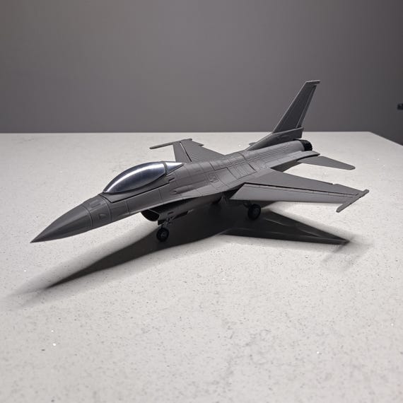航空機・ヘリコプター desk display model 1/48 F/A-18 F-16 3D Printed F-16 Fighter Jet Model (1:48 Scale) - Etsy