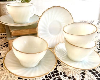 Juego de tazas de té vintage Fire King Swirl / Vaso de leche con borde dorado