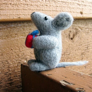Felted Mouse, Mouse Miniature with Present, Needle Felted Animal
