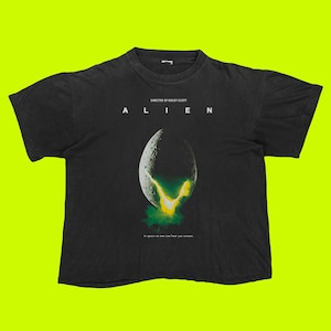 Alien 1979 Classic Horror Sci-Fi Film Comfort Colors Graphic T-Shirt, Alien Movie Starring Sigourney Weaver, Original Movie Poster Shirt