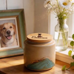 Pet Memorial Urn, Ceramic Keepsake Jar for Cat Fur, Custom Name Dog Ashes Container, Pottery Hair Holder with Bamboo Lid, Dog Cat Loss Gift