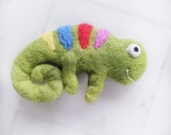 Cameleon finger puppet ornament hand made felted cameleon