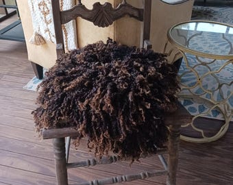 Handgefertigtes gefilztes Kissen Bridget aus Schafwollfleece