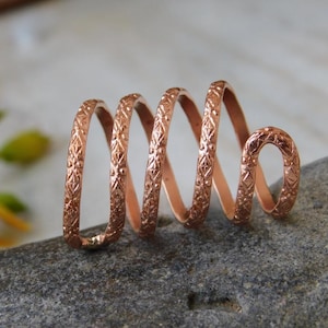 Copper Flower Splint Ring: Twisted Arthritis Finger Support
