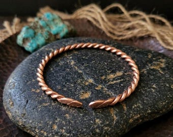Bransoletka mankietowa z czystej miedzi – regulowana bransoletka boho, rustykalna biżuteria unisex