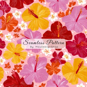 Pode incluir: Um padrão sem costura com vibrantes flores de hibisco em tons de vermelho, amarelo, rosa e laranja, com detalhes em branco, sobre um fundo rosa suave. O texto "Seamless Pattern By MouDesignShop" é exibido.