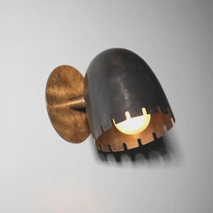 1920s Mid Century Italian Brass Cocotte Wall Sconce - Modern Brass Wall Light Fixture for Home Decor & Illumination