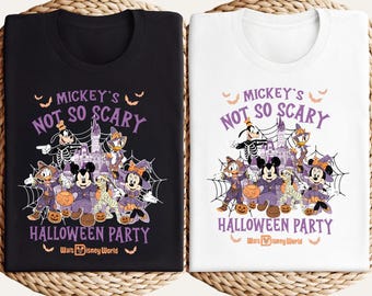 Camiseta de Mickey para fiesta de Halloween no tan aterradora, camiseta de Disney para Halloween con amigos, camiseta de vacaciones familiares en un mundo espeluznante, camiseta con un lindo castillo de calabazas.