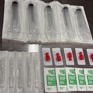 Sterile Syringe Kit, 10ml Syringes, 16G Needles, Stoppers, Alcohol Wipes (Set of 5)