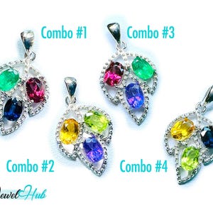 Puede incluir: Cuatro colgantes plateados con forma de hoja, cada uno con una combinación diferente de piedras preciosas de colores. Cada colgante tiene una argolla para una cadena. El texto "Combo #1", "Combo #2", "Combo #3" y "Combo #4" se muestra encima de cada colgante. El logotipo de Jewel Hub está en la esquina inferior izquierda.