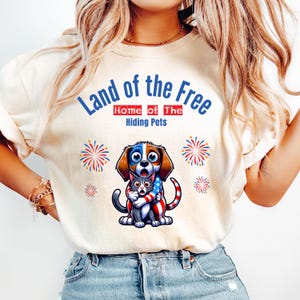 Dog Mom PNG, Design de t-shirt pour animaux de compagnie patriotique du 4 juillet – Design amusant de feux d'artifice | PNG | Chien et chat | T-shirt mignon pour animal de compagnie effrayé, téléchargement immédiat