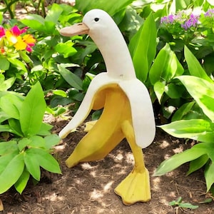 Estatua de pato plátano para jardín / Divertida figura de pato plátano pelado / Decoración de resina para jardín / Adorno animal caprichoso / Idea de regalo de cumpleaños