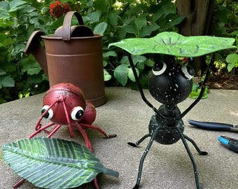 Estatua de hormiga de hierro para jardín: escultura nórdica de insecto con dibujos animados